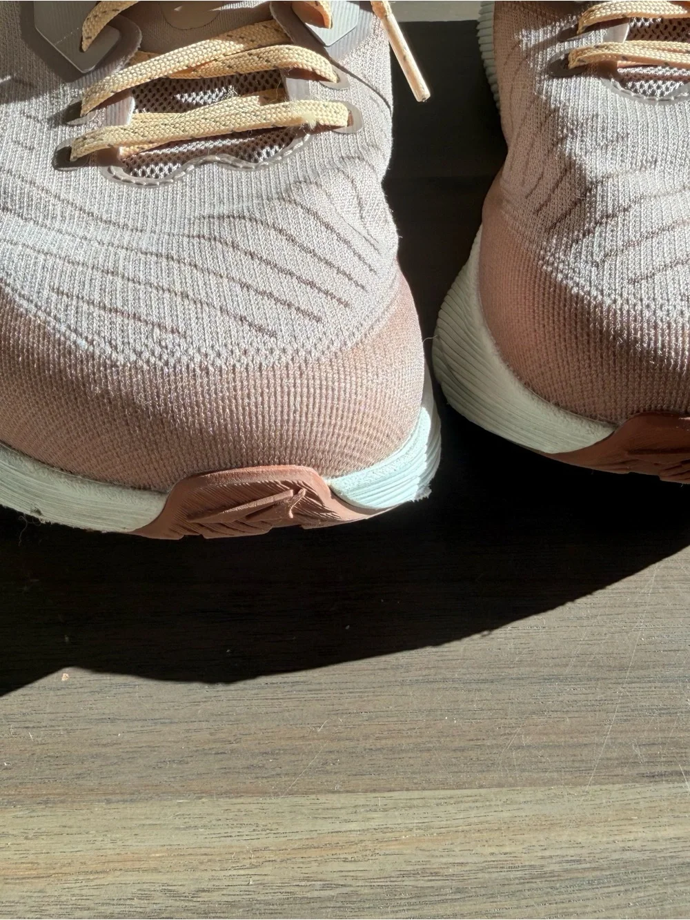 Altra Women’s Experience Flow Runnin Shoes - Dusty rose tan with eggplant Accent